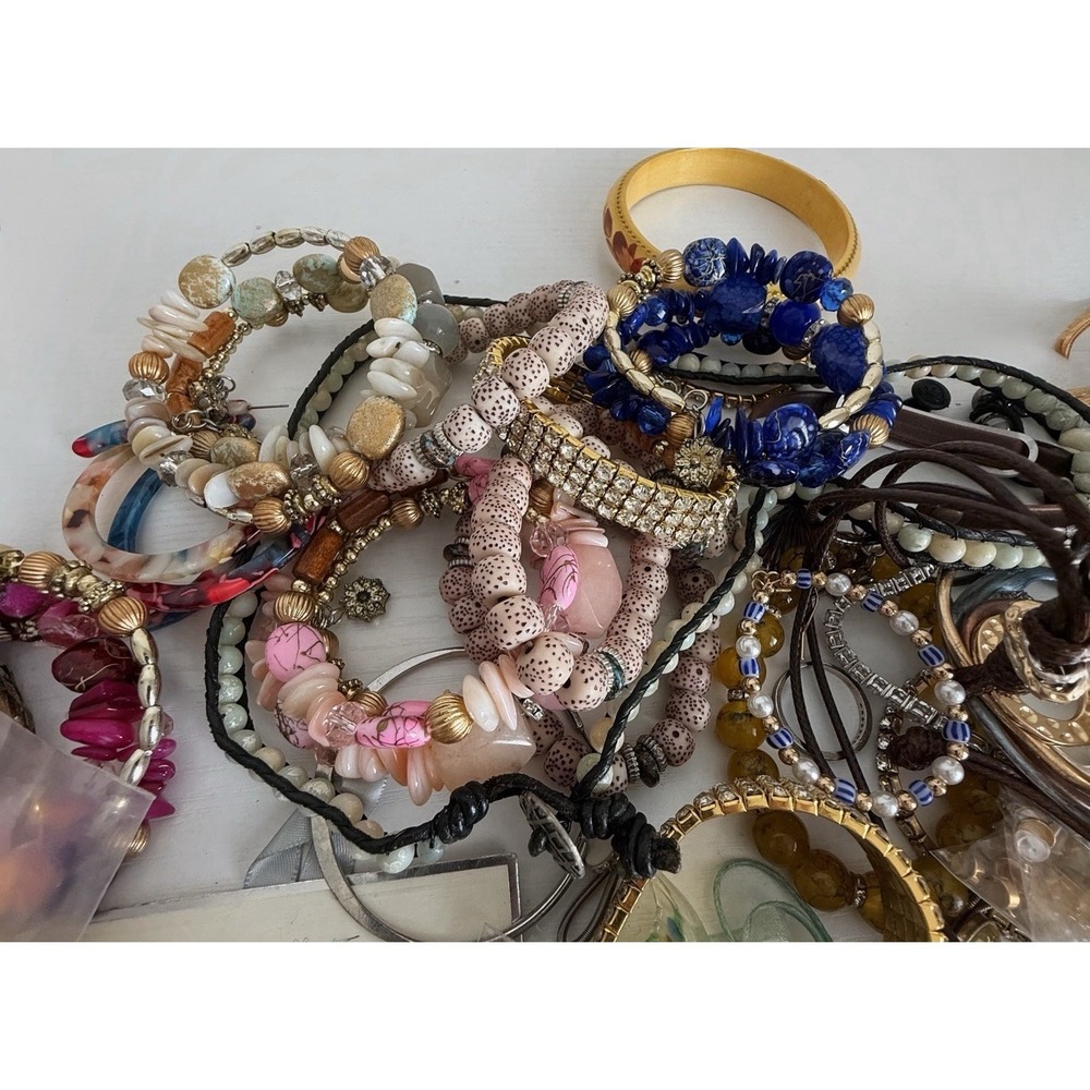 Vintage & Modern Costume Jewelry Lot 40+ Pcs Estate Craft Some Wearable 1.25lbs - Picture 2 of 5